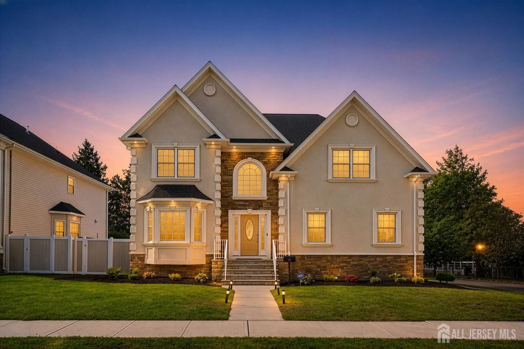 11 Goodrich Street, Iselin, NJ 08830