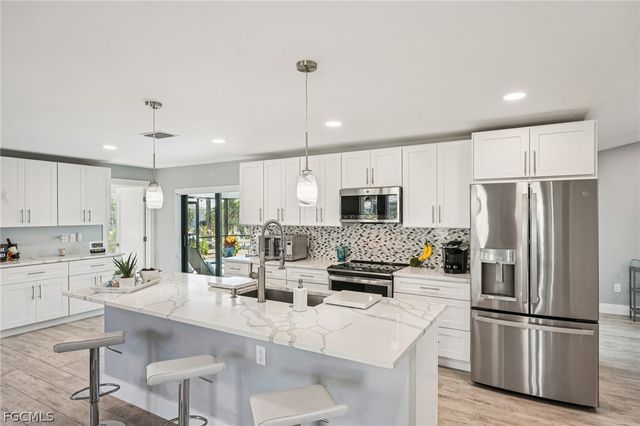 8338 Lagoon RD, Fort Myers Beach, FL 33931