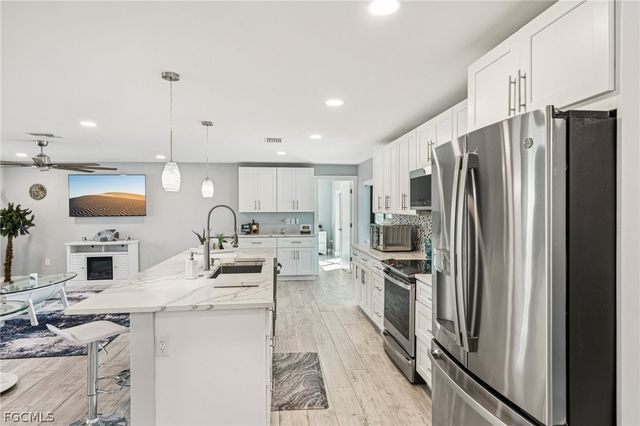 8338 Lagoon RD, Fort Myers Beach, FL 33931