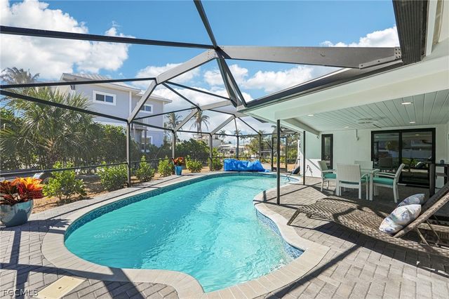 8338 Lagoon RD, Fort Myers Beach, FL 33931