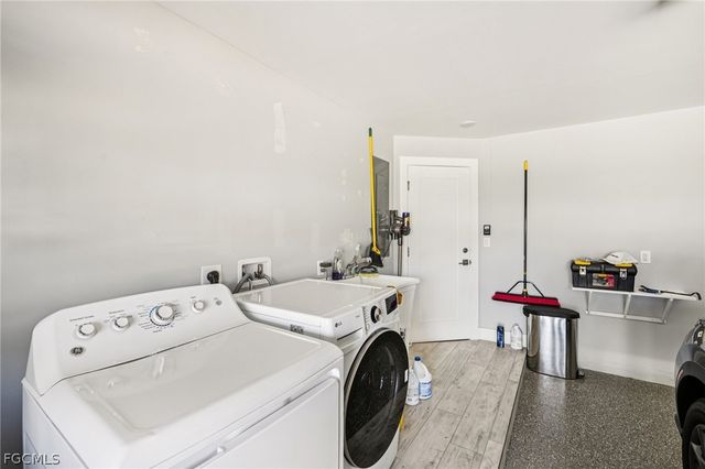 8338 Lagoon RD, Fort Myers Beach, FL 33931