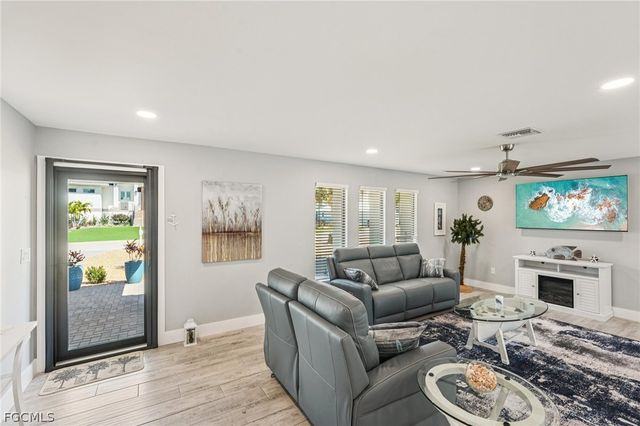 8338 Lagoon RD, Fort Myers Beach, FL 33931