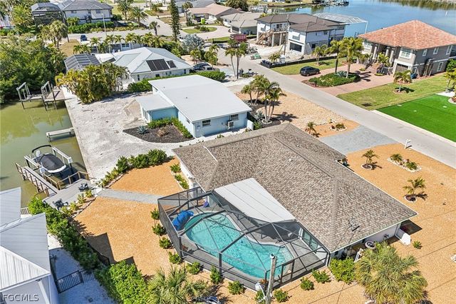 8338 Lagoon RD, Fort Myers Beach, FL 33931