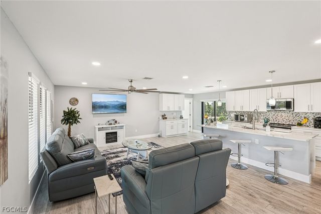 8338 Lagoon RD, Fort Myers Beach, FL 33931