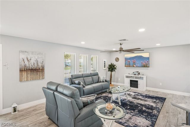 8338 Lagoon RD, Fort Myers Beach, FL 33931