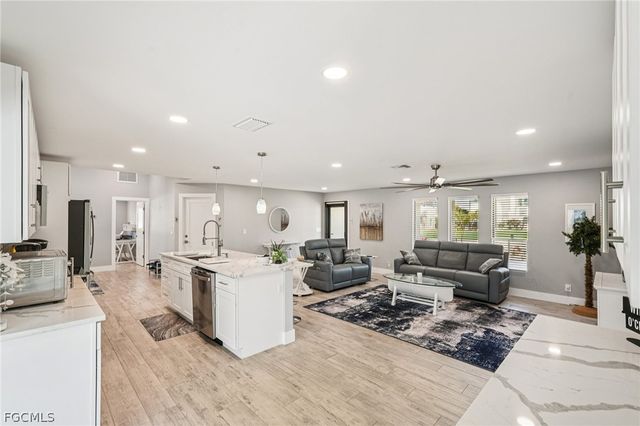 8338 Lagoon RD, Fort Myers Beach, FL 33931