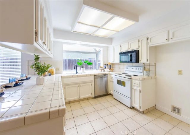 1177 Mirror Lake, Merced, CA 95340