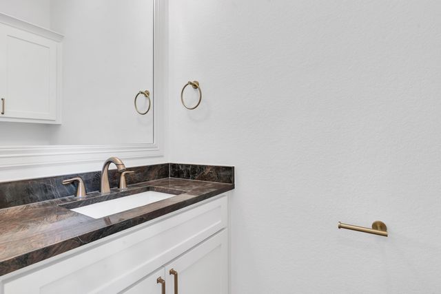 145 Waterfowl Ln, Longview, TX 75602