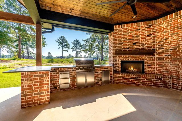 145 Waterfowl Ln, Longview, TX 75602