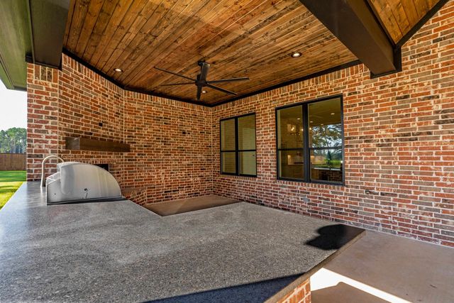 145 Waterfowl Ln, Longview, TX 75602