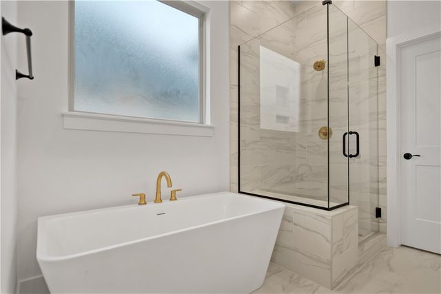 411 Fox Trail, Elm Springs, AR 72762