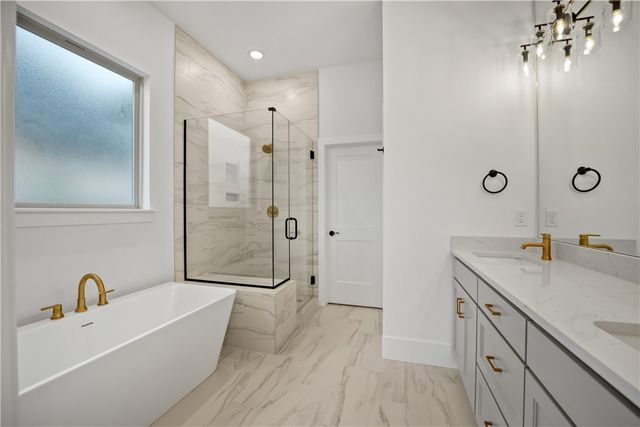 411 Fox Trail, Elm Springs, AR 72762