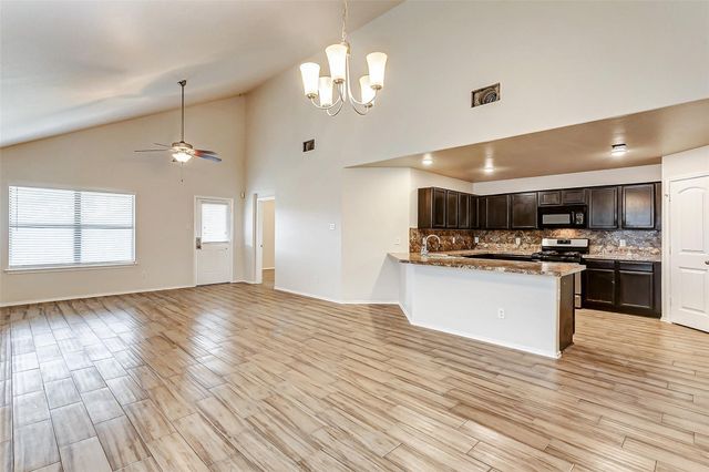 1355 Lariat Ridge Trail, Houston, TX 77049