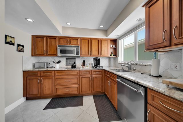 5400 N Ocean Blvd Apt 32, Lauderdale By The Sea, FL 33308
