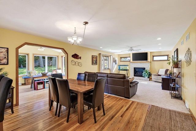 827 Ridge View Lane, Oregon, WI 53575