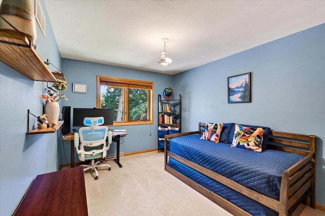 827 Ridge View Lane, Oregon, WI 53575