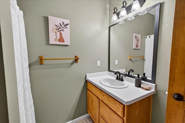 827 Ridge View Lane, Oregon, WI 53575