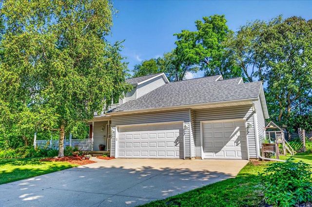 827 Ridge View Lane, Oregon, WI 53575