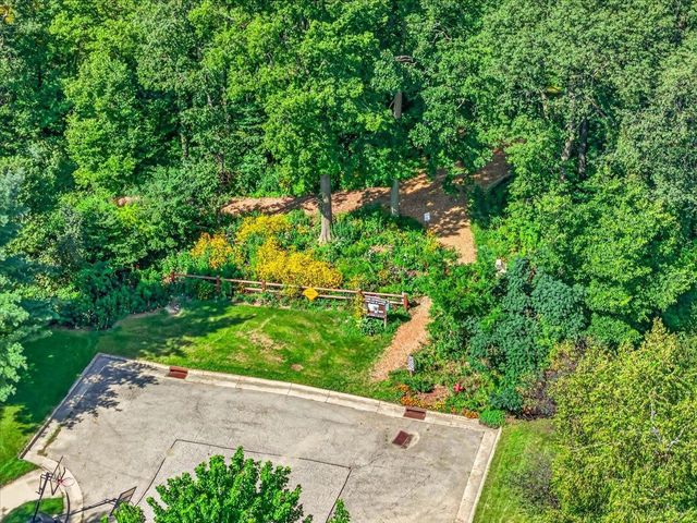 827 Ridge View Lane, Oregon, WI 53575
