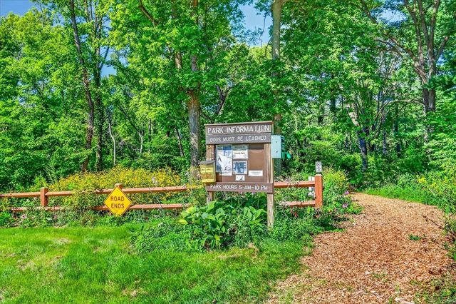 827 Ridge View Lane, Oregon, WI 53575