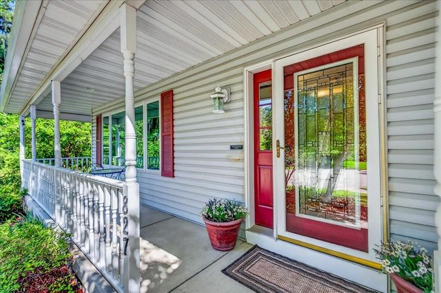 827 Ridge View Lane, Oregon, WI 53575