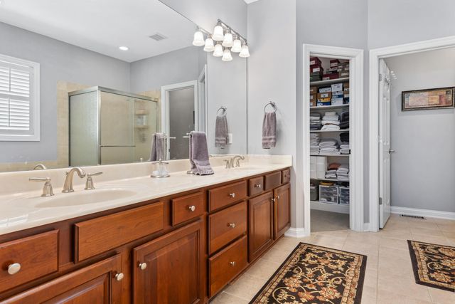 5160 Old Field Court, Westerville, OH 43082