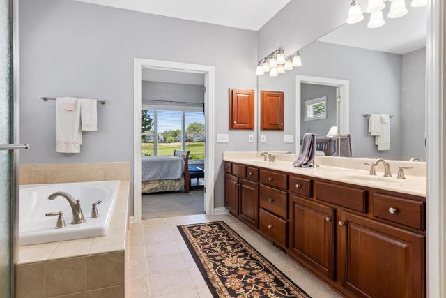 5160 Old Field Court, Westerville, OH 43082