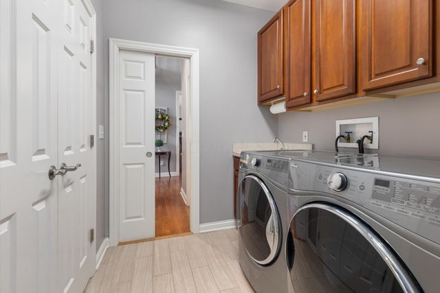 5160 Old Field Court, Westerville, OH 43082