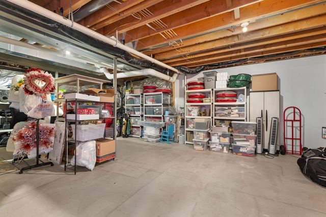 5160 Old Field Court, Westerville, OH 43082