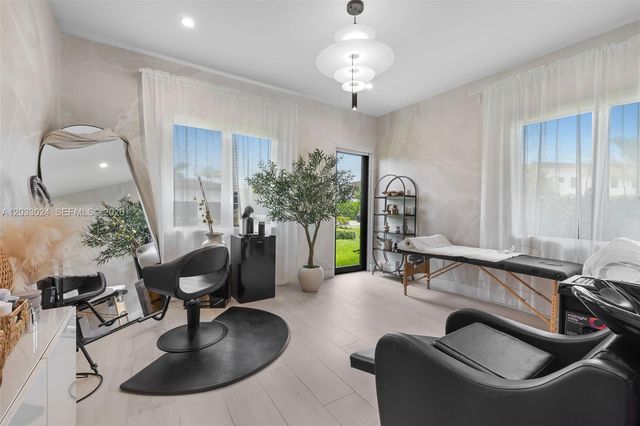 14910 SW 16th Court, Davie, FL 33326