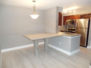 2851 N Oakland Forest Dr 111, Oakland Park, FL 33309
