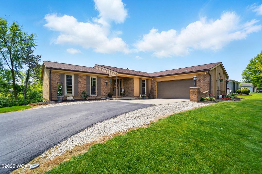5195 Shoshone Trail, Lima, OH 45805