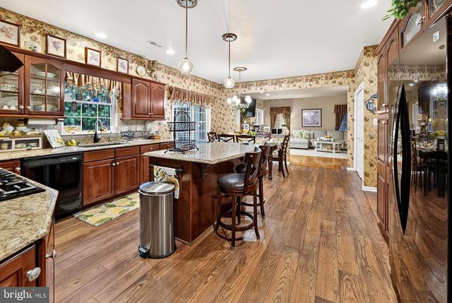 8 OAK RIDGE LN, Sewell, NJ 08080