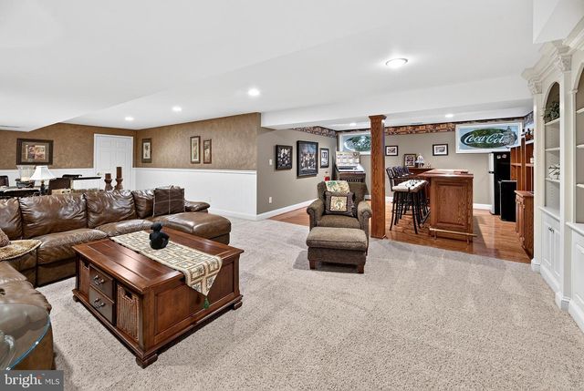 8 OAK RIDGE LN, Sewell, NJ 08080
