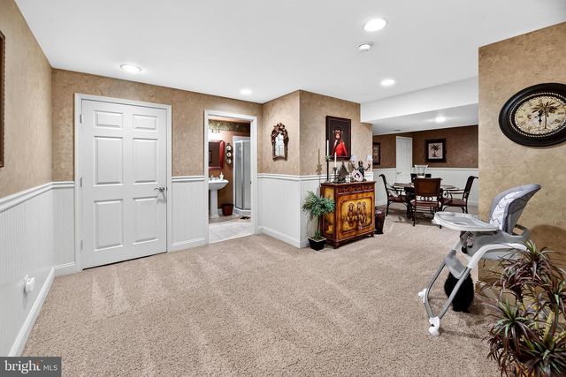 8 OAK RIDGE LN, Sewell, NJ 08080
