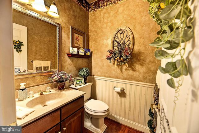 8 OAK RIDGE LN, Sewell, NJ 08080