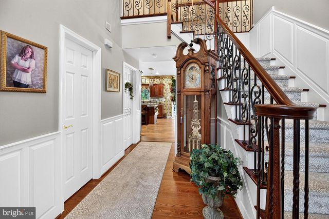 8 OAK RIDGE LN, Sewell, NJ 08080