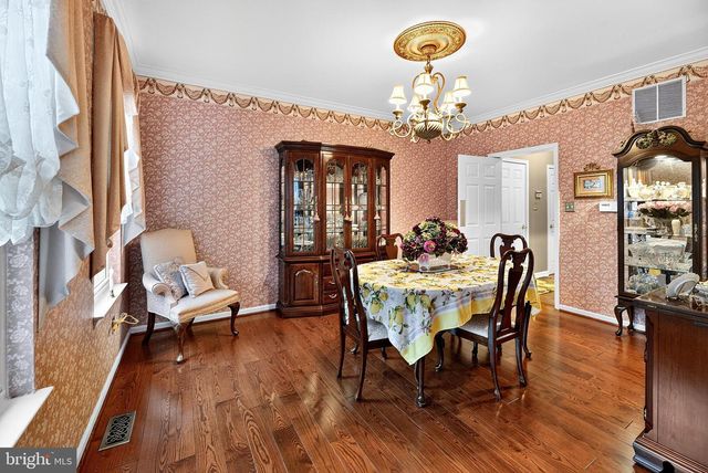 8 OAK RIDGE LN, Sewell, NJ 08080