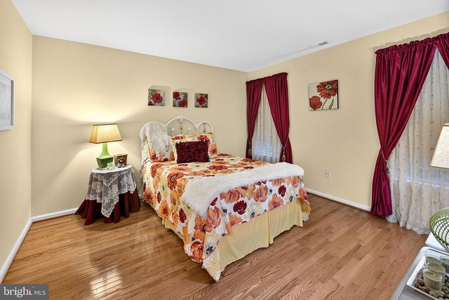 8 OAK RIDGE LN, Sewell, NJ 08080