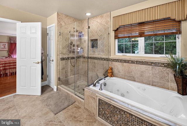 8 OAK RIDGE LN, Sewell, NJ 08080