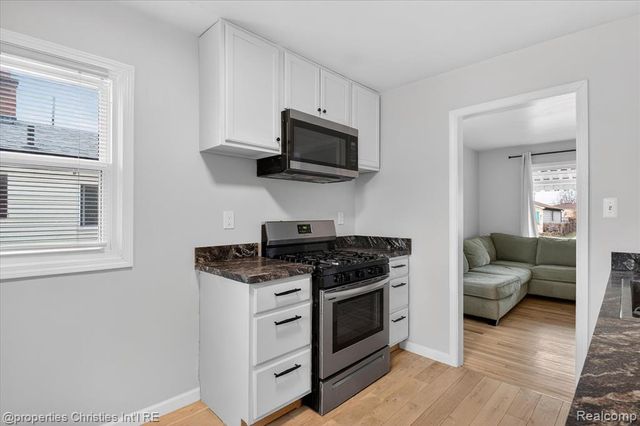 23044 Harding Avenue, Hazel Park, MI 48030