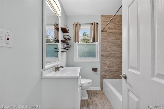 23044 Harding Avenue, Hazel Park, MI 48030