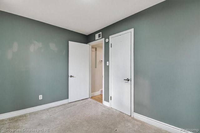 23044 Harding Avenue, Hazel Park, MI 48030