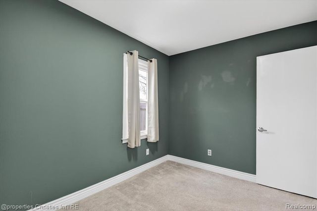 23044 Harding Avenue, Hazel Park, MI 48030