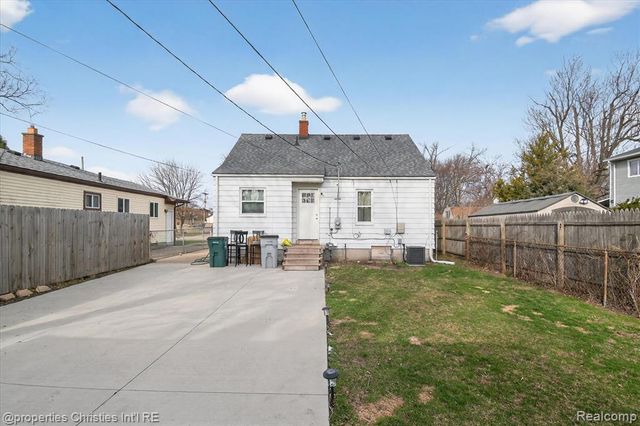 23044 Harding Avenue, Hazel Park, MI 48030