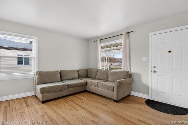 23044 Harding Avenue, Hazel Park, MI 48030