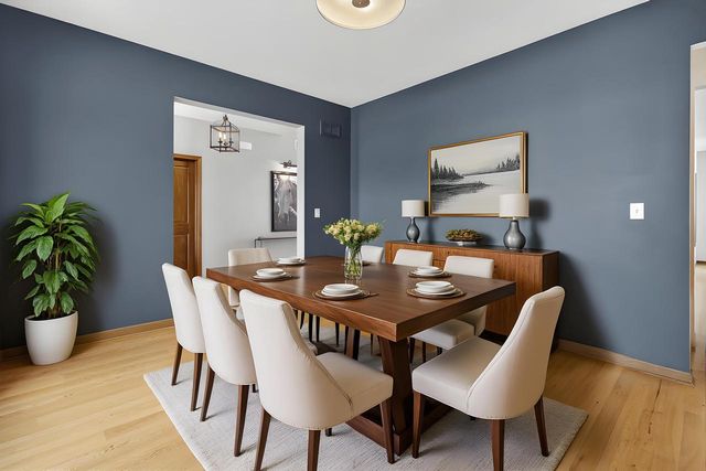 W79N417 Ridgeway LANE, Cedarburg, WI 53012