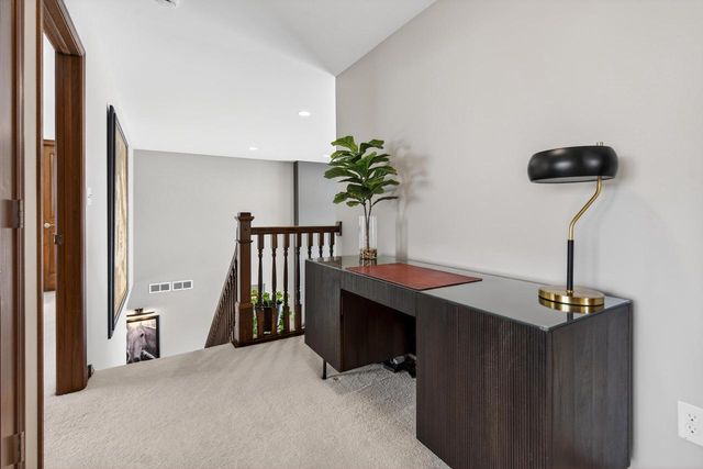 W79N417 Ridgeway LANE, Cedarburg, WI 53012