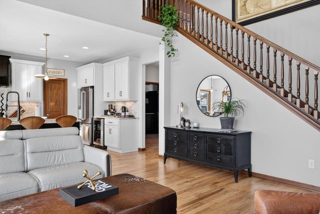 W79N417 Ridgeway LANE, Cedarburg, WI 53012