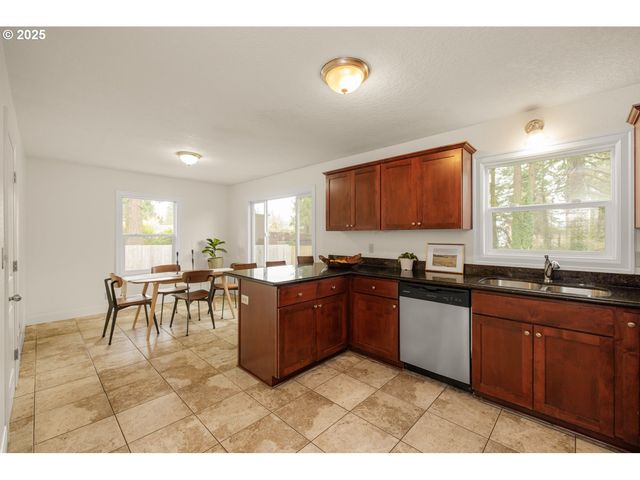 13001 Se CLAYBOURNE St, Portland, OR 97236
